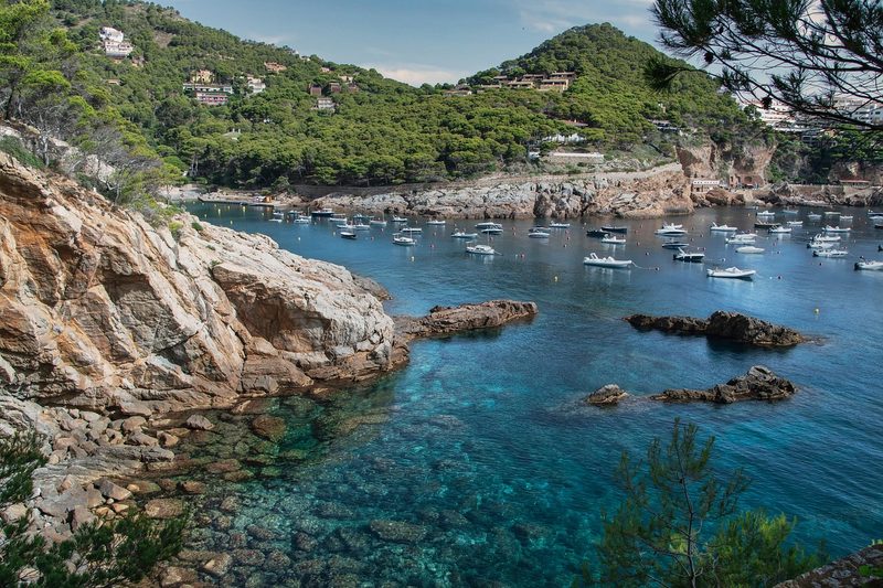 Costa Fascinosa Kreuzfahrten: Reisen mit Costa Crociere vergleichen