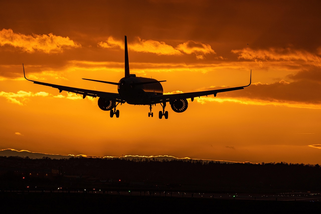 Flugzeug Flughafen Reise - flugzeug, flughafen, transport, natur, motor, dämmerung, sonnenuntergang, reisen