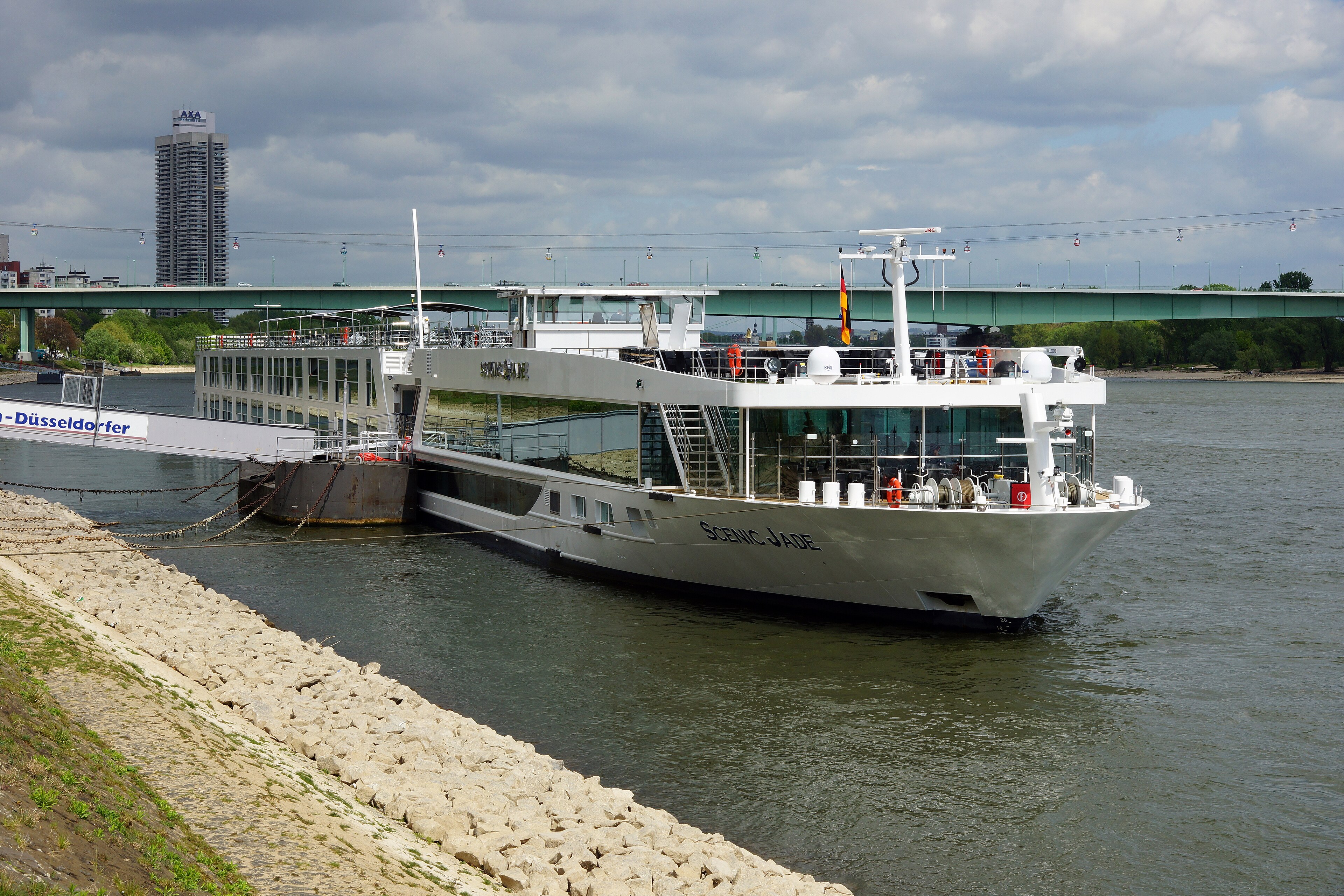 Ein Flusskreuzfahrtschiff mit dem Namen 