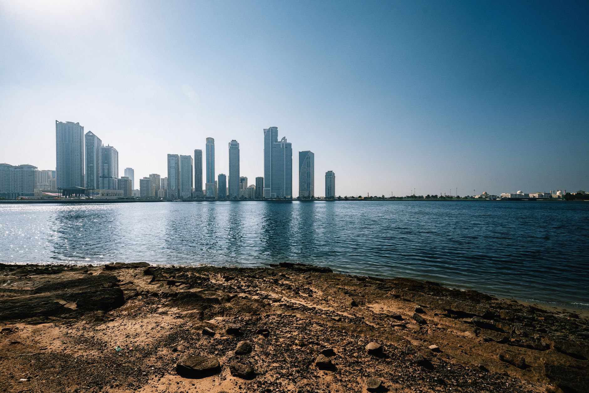 Arabische Emirate Steckbrief: Klima, beste Reisezeit, Highlights & Fakten für deine Reiseplanung