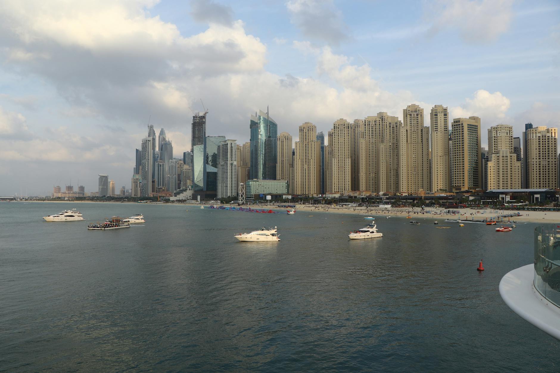 Dubai - Explore the breathtaking skyline of Dubai Marina with luxury yachts in the foreg