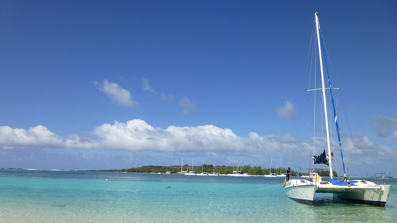 Beste Reisezeit für den Indischen Ozean: 14 Tage im 4-Sterne-Hotel