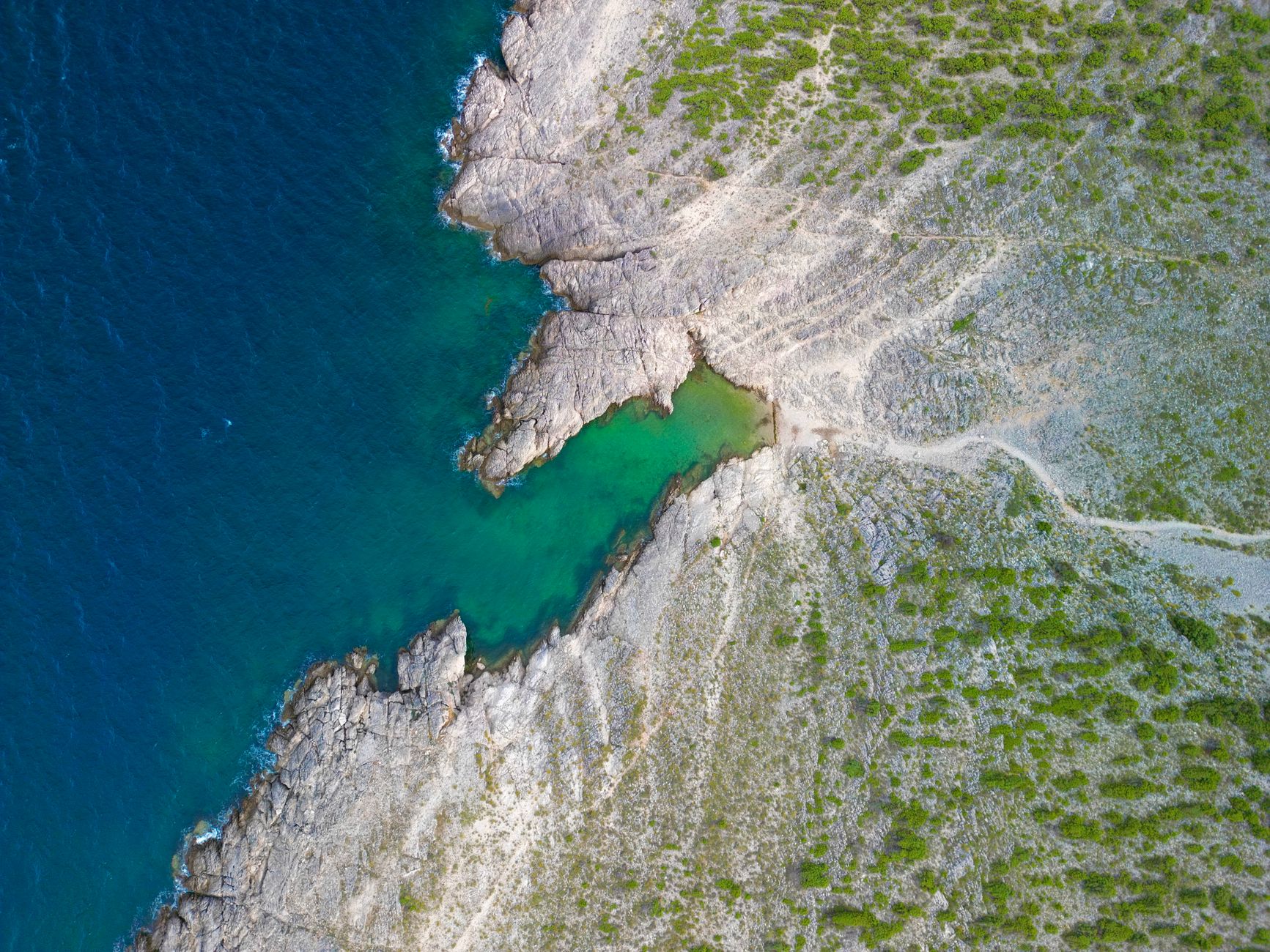 Istrien, Kroatien - Stunning aerial photography capturing the rocky coastline and turquoise waters o